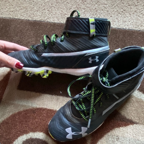 Under armour cleats - Picture 2 of 3